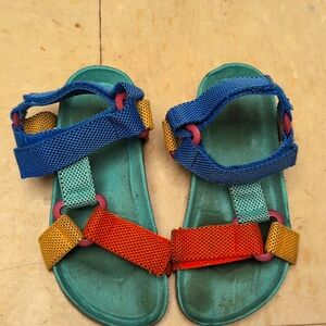 Kids sandals like TEWA. Multi color.